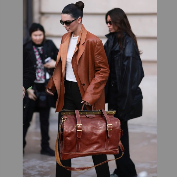 Vtg XL Leather Doctors Duffel Bag ๐ฉ๐ - Picture 3 of 16